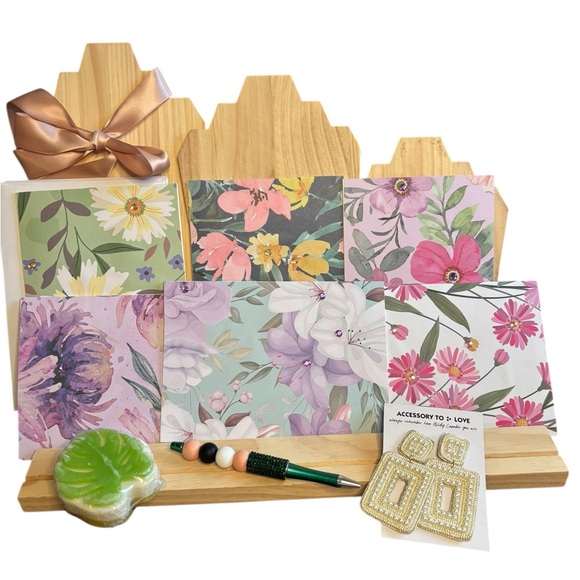 Handcrafted 9-Piece | Artisan Soap, Beaded Pen, Fashion Pearl Earrings & 6 Cards - Picture 2 of 5